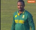 Unbelievable! SA coach becomes substitute fielder