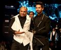 Wait! Did Shahid just wear gold gloves like MJ?