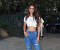 Work it! Disha Patani flashes toned abs