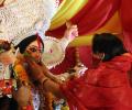 Don't miss! STUNNING images of sindoor khela