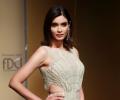 Diana Penty goes from SIMPLE to SIZZLING in 2 seconds!