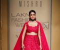 Mrunal's MOST ROYAL Look!