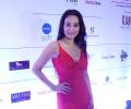 Hot Hotter Hottest! Ameesha, Mandira, Sonali on the red carpet