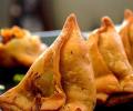 9 Samosas With Yum Stuffing