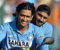 Dhoni ad: Harbhajan sends notice to UB Spirits