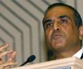 Sunil Mittal's salary slashed by 10%