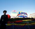 Xi pushes free trade vision as APEC leaders meet