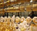 Gold extends gains on jewellers buying, global cues