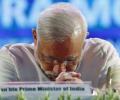 Modi senses defeat, shifts tactics on major land reform