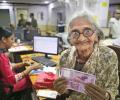 Banks see big rush for salary withdrawals; ATMs still dry