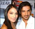 John has typhoid: Bipasha