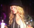 Kate Moss turns to her mom for help