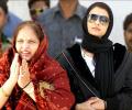Ash offers prayers at Ajmer dargah, Brahma temple