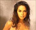 Priyadarshan prefers Sameera over Mallika
