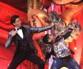 PIX: Shah Rukh's grand performance in Mumbai