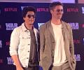 Brad Pitt is chilling with Shah Rukh Khan and we can't even!