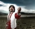 Watch: Kailash Kher sings for India!