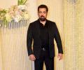 Salman Parties With Shah Rukh, Aamir