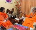Asma Jahangir meets Bal Thackeray