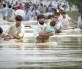 Over 800 killed, lakhs affected by floods in Pak