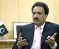 Pak: Passengers force ex-minister Rehman Malik off plane