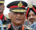 V K Singh meets Anna, says no politics behind it