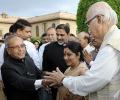 President Pranab apologises to Advani for protocol goof-up
