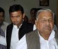 SC orders CBI to continue probe against Mulayam, Akhilesh