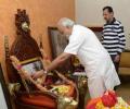 Photo: Modi visits Matoshree, offers condolences