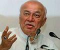 Shinde's faux pas on Kasab's hanging draws ire