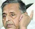 Mulayam meets Sukhbir Badal, fuels talks of Third Front