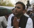 In Lucknow, Akhilesh does a Kejriwal