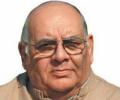 Arun Nehru cremated, Priyanka's son lights the pyre