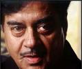 Shatrughan goes gaga over Nitish