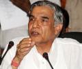 Bansal meets Cong top brass, presents his stance on bribe row