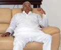 Lalu parades 9 of 13 rebel MLAs; attacks Nitish and Speaker