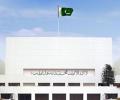 Pak senate adopts resolution binding PM to attend its session