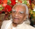 Yoga guru B K S Iyengar passes away in Pune