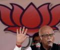 Advani praises Modi but cautions against over confidence