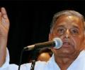 Mulayam takes dig at Modi's claim of turning UP into Gujarat