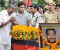 Slain Delhi traffic cop's kin gets Rs 1 cr assistance
