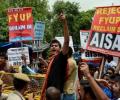 Delhi University teachers bat for 4-yr-course, go on hunger strike