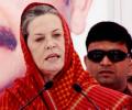 Now Sonia takes 'neech rajniti' jibe at Modi