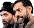 AAP leaders bicker, Yogendra Yadav and Jaihind quit posts