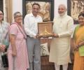 PM hands over Bangladesh war honour to Vajpayee