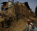 Fresh tremors jolt Nepal, death toll climbs to 8,000