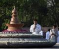 Sonia, Rahul pay tribute to Rajiv Gandhi on his death anniversary