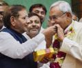 Nitish replaces Sharad Yadav as JD-U chief