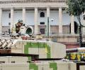Tanks and missiles enter Parliament complex