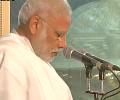 Modi breaks into tears while mourning his 'mentor'
